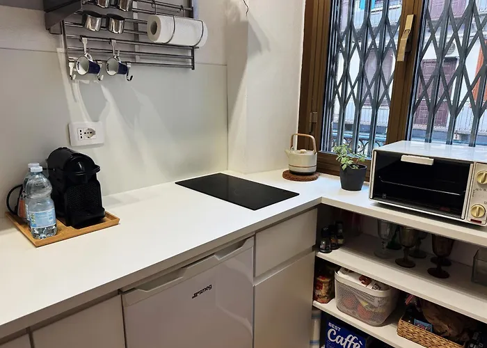 Pasteur-mm Red Line Apartment *