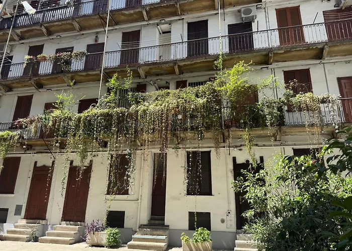 Apartment Pasteur-mm Red Line Mailand